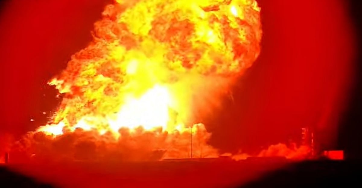 X.com : According to SpaceX, the incident resulted in a "major anomaly," but no injuries were reported, and all personnel were accounted for.