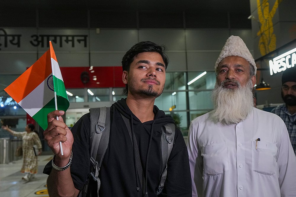 Stranded Indian Students Return From Iran