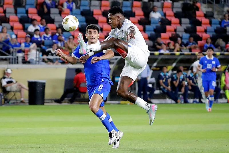 Concacaf Gold Cup 2025 group B match Honduras vs El Salvador at Texas_Romell Quioto
