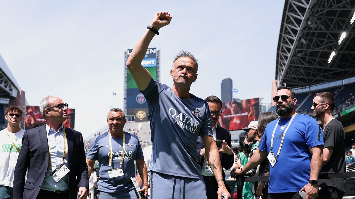 PSG boss Luis Enrique - null