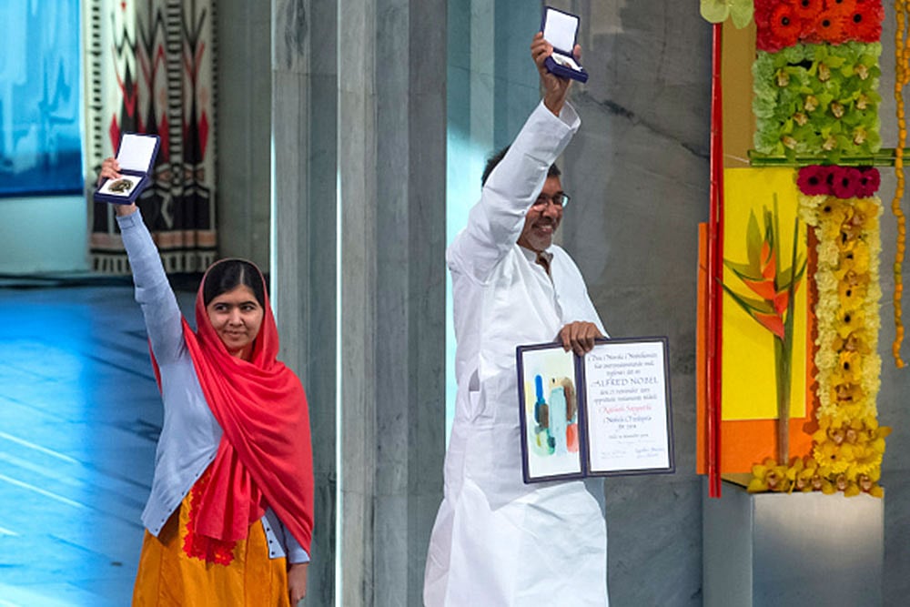 Malala Yousafzai and Kailash Satyarthi accept their Nobel Peace Prize Awards