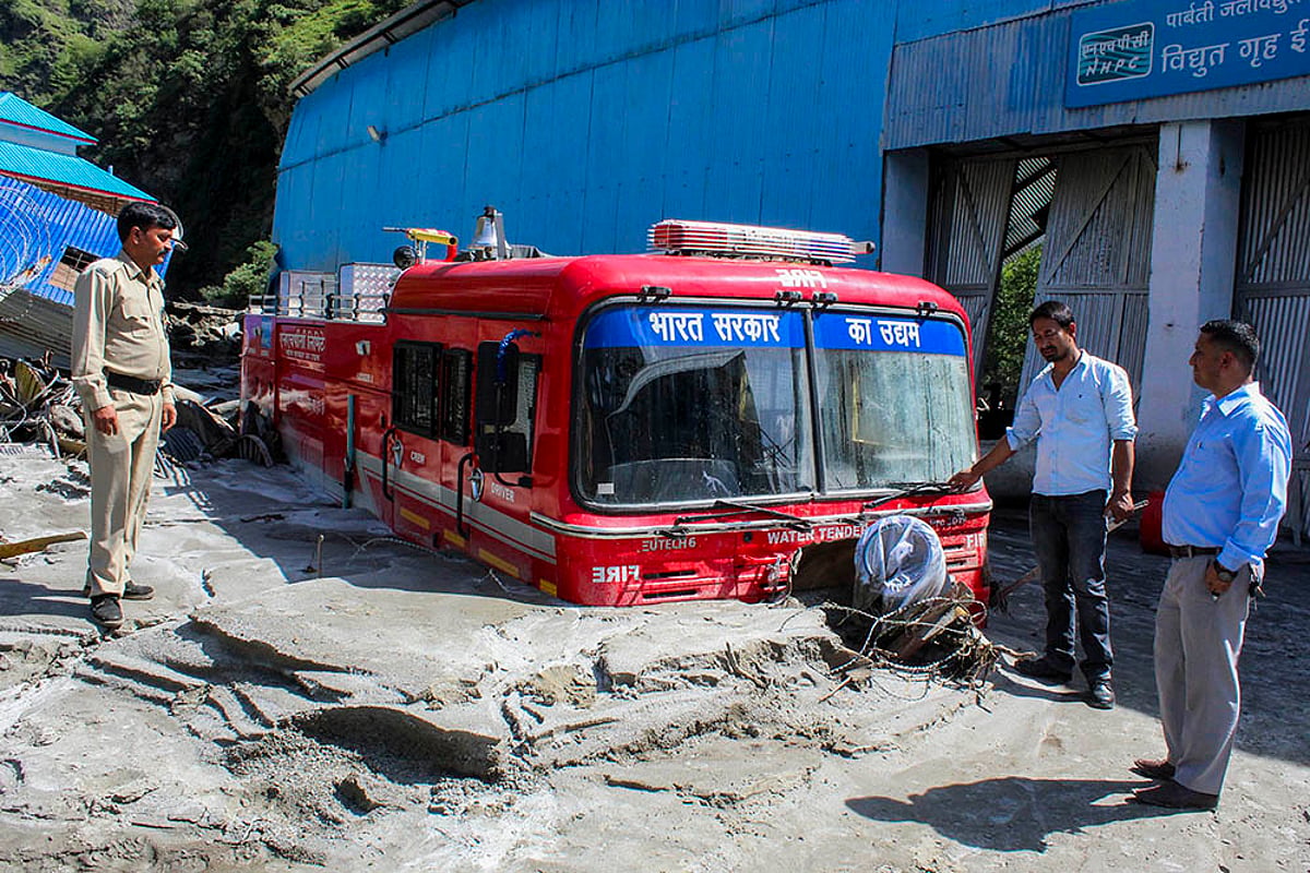 Himachal Pradesh Weather; Flash floods after cloudburst in Sainj vally of Kullu_1