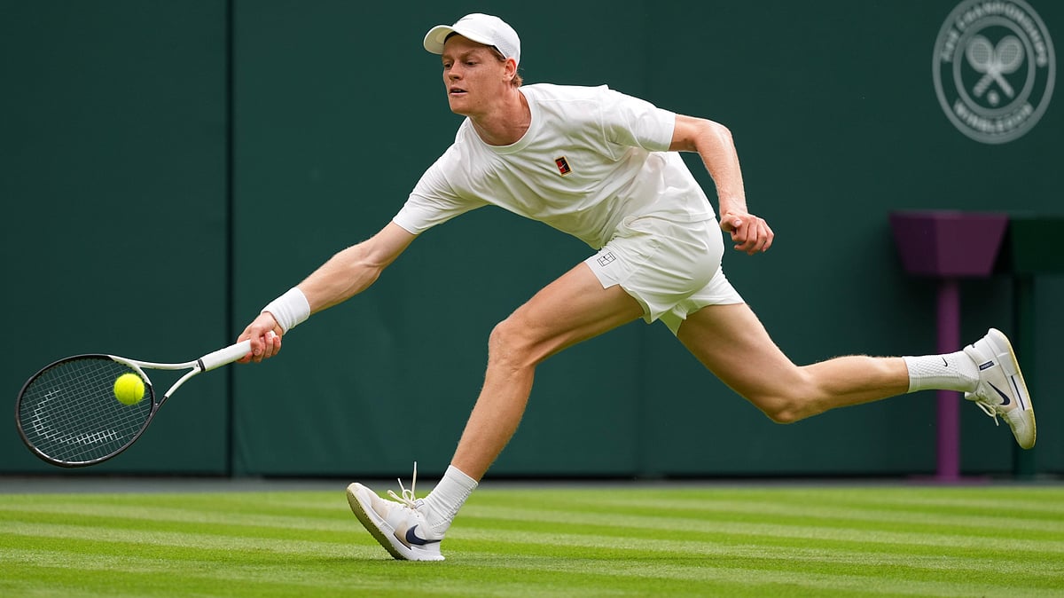 | Photo: AP/Kirsty Wigglesworth : Wimbledon 2025 Men’s Singles: Jannik Sinner of Italy plays a return to Daniil Medvedev of Russia during a practice session on Centre Court at the All England Lawn Tennis and Croquet Club, ahead of the Wimbledon Championships in London, Thursday, June 26, 2025. 
