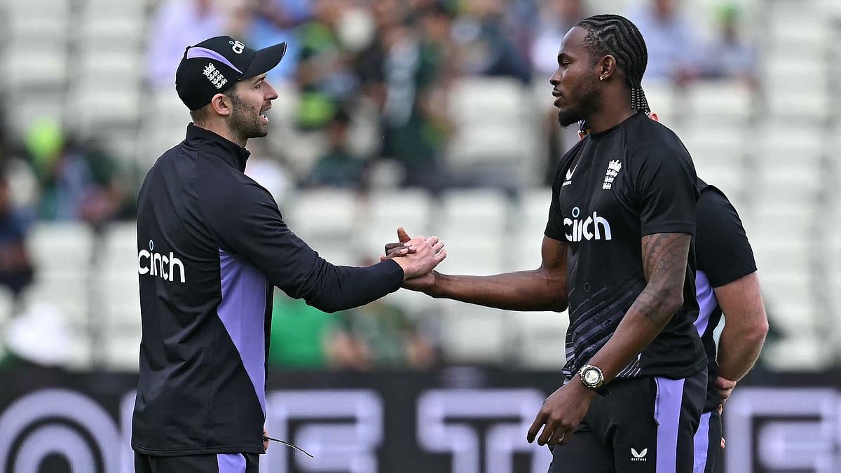 Mark Wood and Jofra Archer pictured ahead of a T20I against Pakistan last year