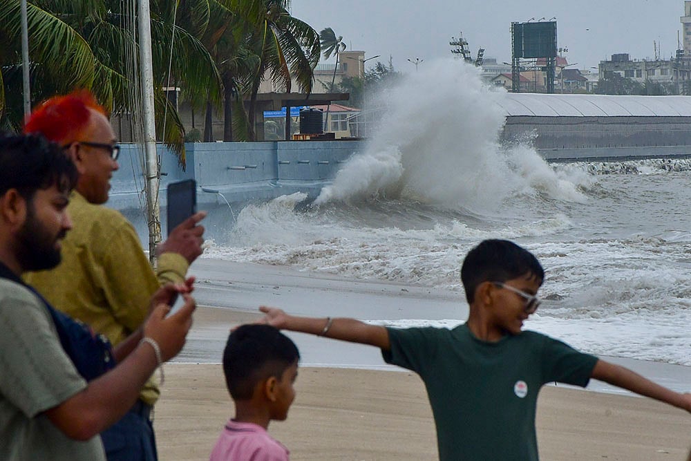 | Photo: PTI : High tide in Mumbai