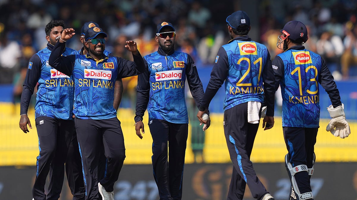  (AP Photo/Eranga Jayawardena)


 : Sri Lankan team members celebrate the wicket of Australia's Aaron Hardie during the second ODI cricket match between Sri Lanka and Australia in Colombo, Sri Lanka, Friday, Feb. 14, 2025.