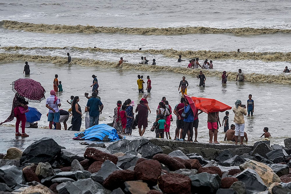 Weather: Rain in Digha