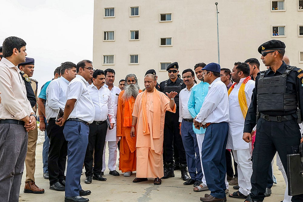 Yogi reviews preps for Presidents visit