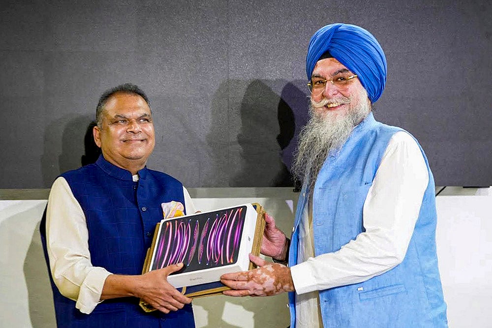 AAPs Sanjeev Arora takes oath as MLA