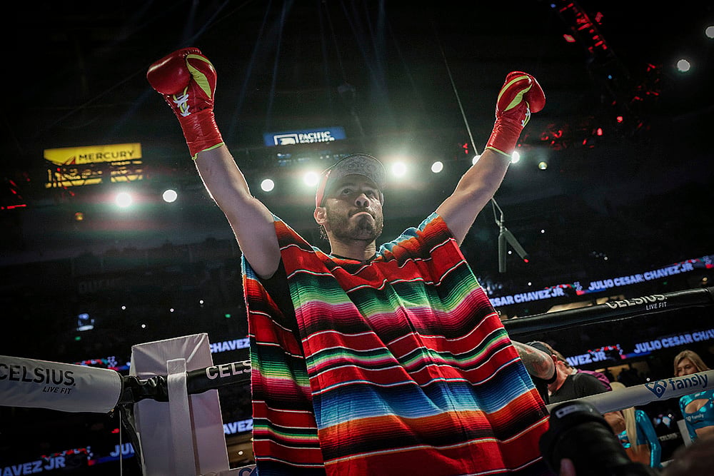 Cruiserweight boxing Jake Paul vs Julio Cesar Chavez Jr. in Anaheim_8