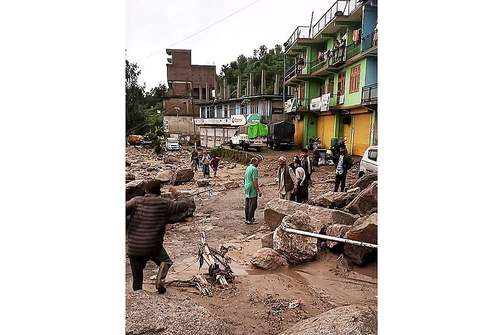 Himachal Weather Flash floods and Landslide after cloudburst in Mandi_silt and debris after floods