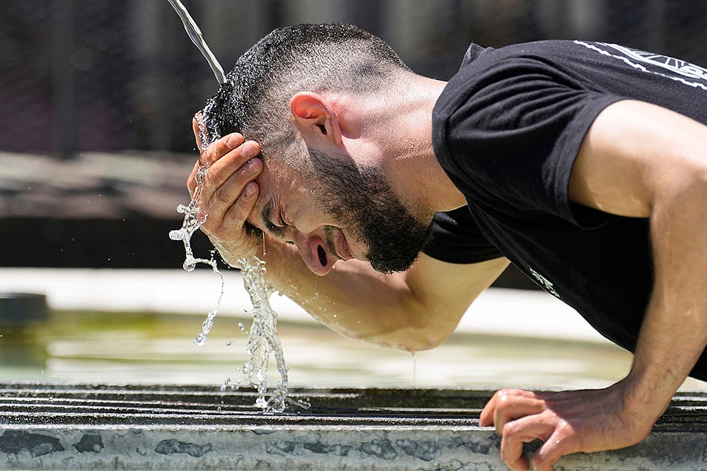 Severe heatwave hits Europe: 