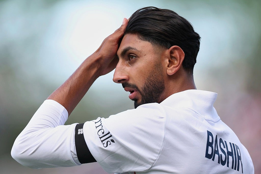 India Vs England 2nd Test: Why Players From Both Sides Wore Black Armbands? - AP