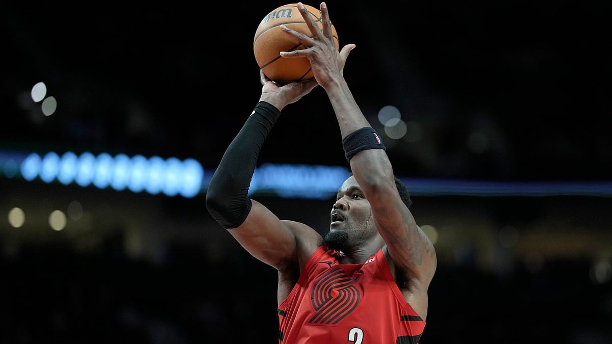 Deandre Ayton reportedly agrees to deal with the Los Angeles Lakers.