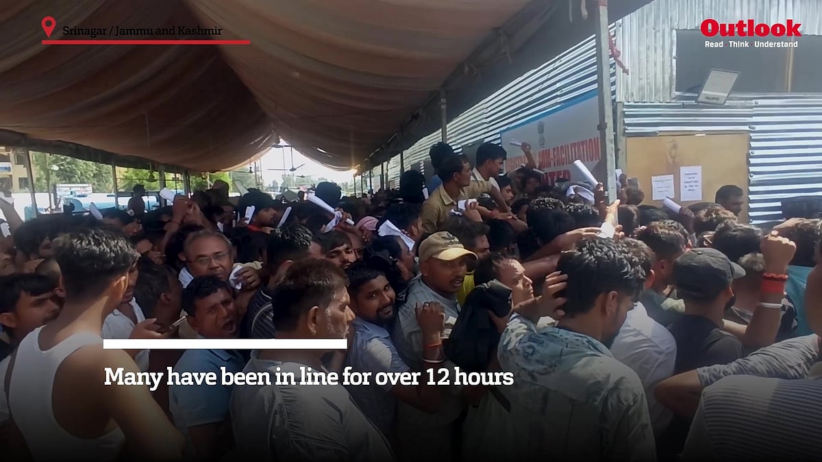 WATCH | Amarnath Yatra 2025: 12-Hour Wait, Lathi Charge at Srinagar Transit Camp | Ground Report