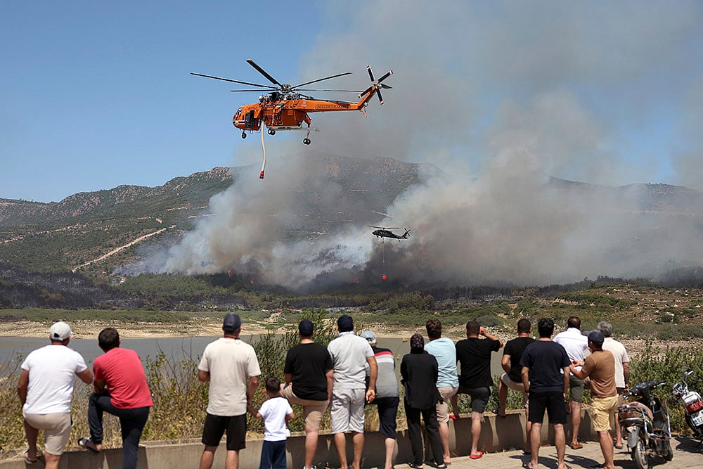 Wildfires photos from around the world: İzmir Province wildfires, Türkiye