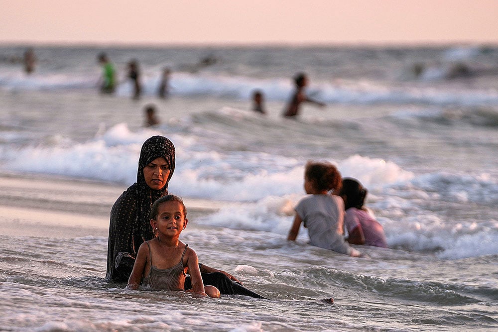 Mideast Wars Gaza Heat Wave; Heat wave in Khan Younis