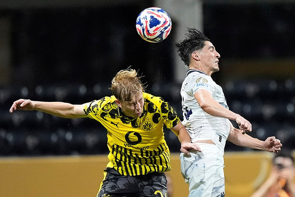 FIFA Club World Cup round of 16 Best Photos: Borussia Dortmund and Monterrey match_Daniel Svensson