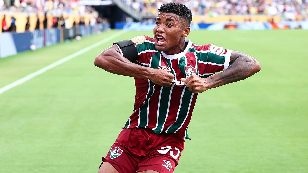 Hercules fires Fluminense into the Club World Cup semi-finals. - null