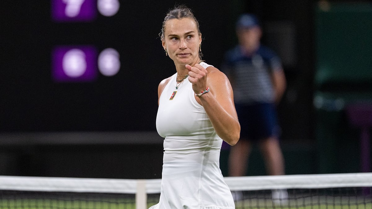 Aryna Sabalenka beats Emma Raducanu at Wimbledon. - null