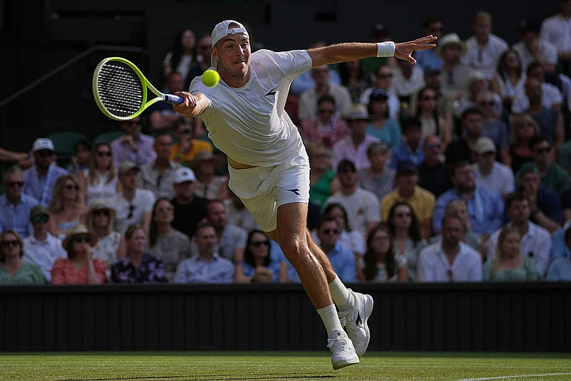 Wimbledon Tennis Championships: Carlos Alcaraz vs Jan-Lennard Struff