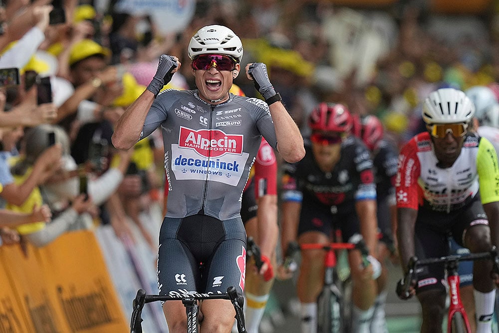 Tour de France cycling race 2025 First stage in Lille photos_Jasper Philipsen