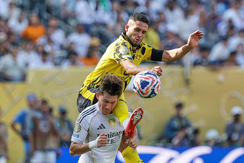 FIFA CWC 2025 Quarter-Final soccer match Real Madrid vs Borussia Dortmund_ Yan Couto