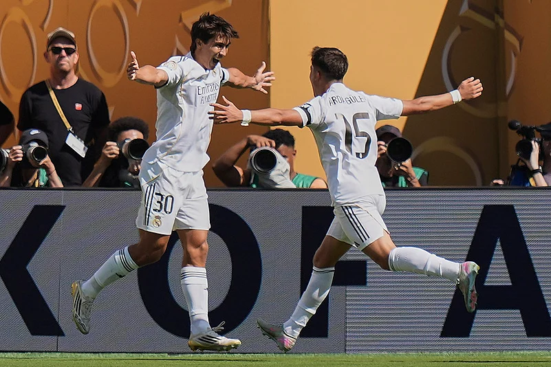 FIFA CWC 2025 Quarter-Final soccer match Real Madrid vs Borussia Dortmund_ Fran Garcia