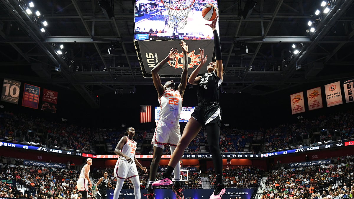 A'ja Wilson gets up to the basket against the Connecticut Sun.
