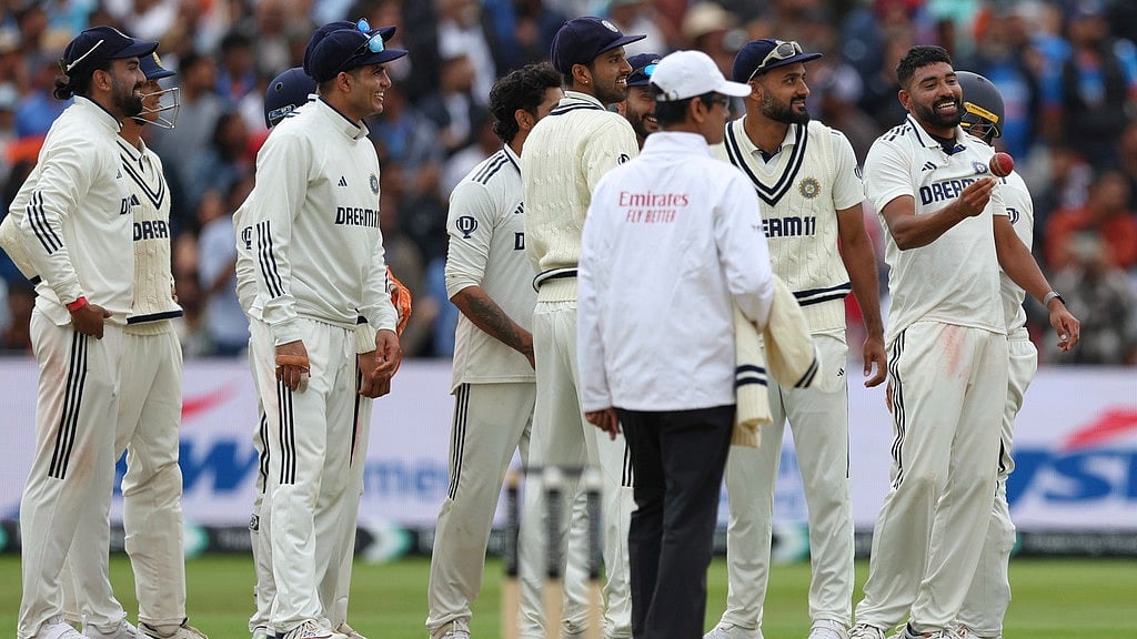 AP : India beat England by 336 runs in the second Test to level the Anderson-Tendulkar Trophy 1-1.