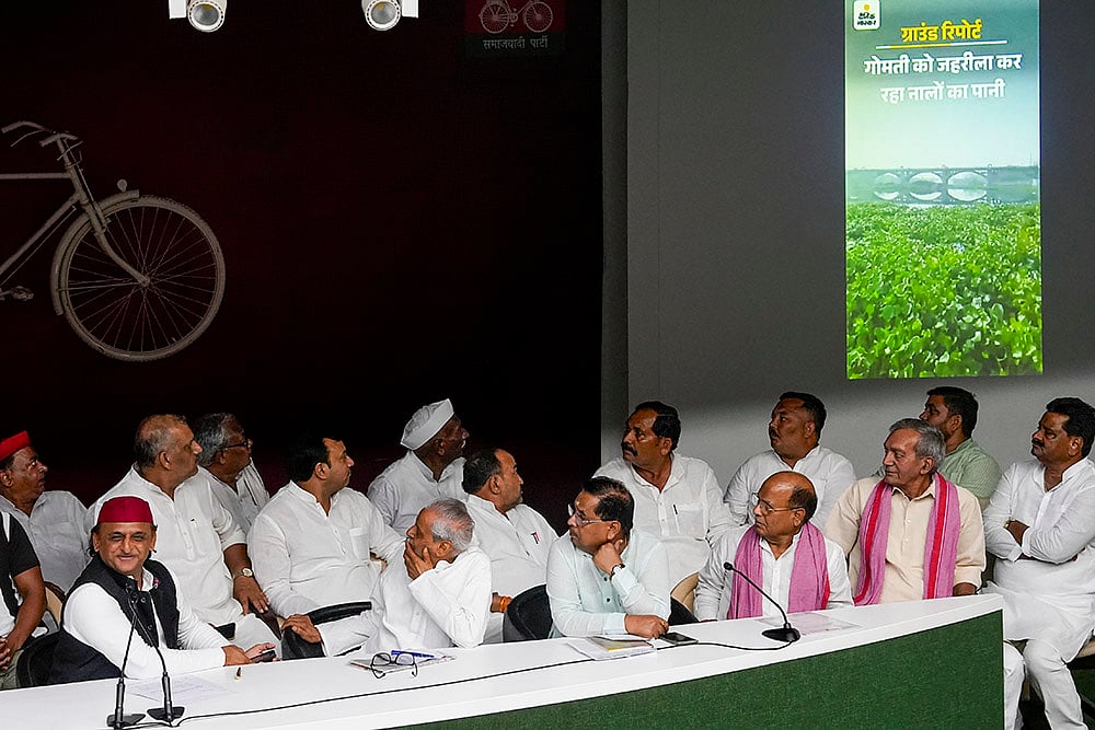 Akhilesh Yadav addresses media