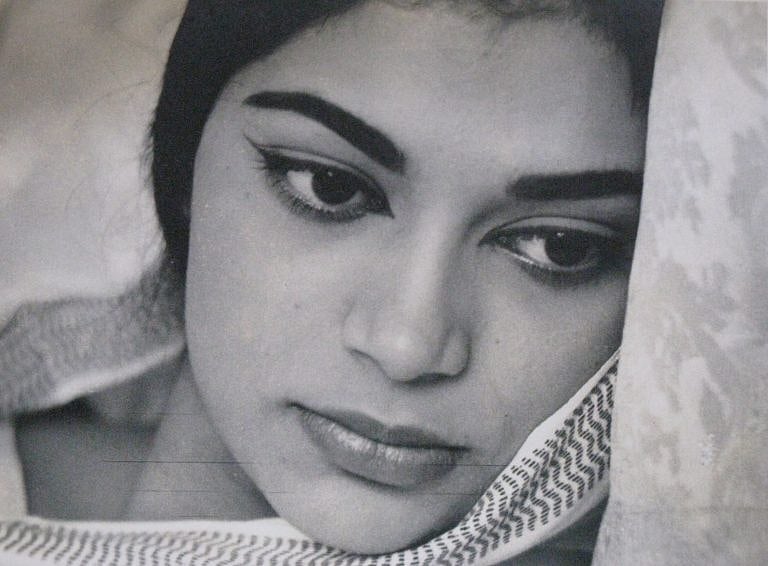 Simi Garewal camera test for Kaneez