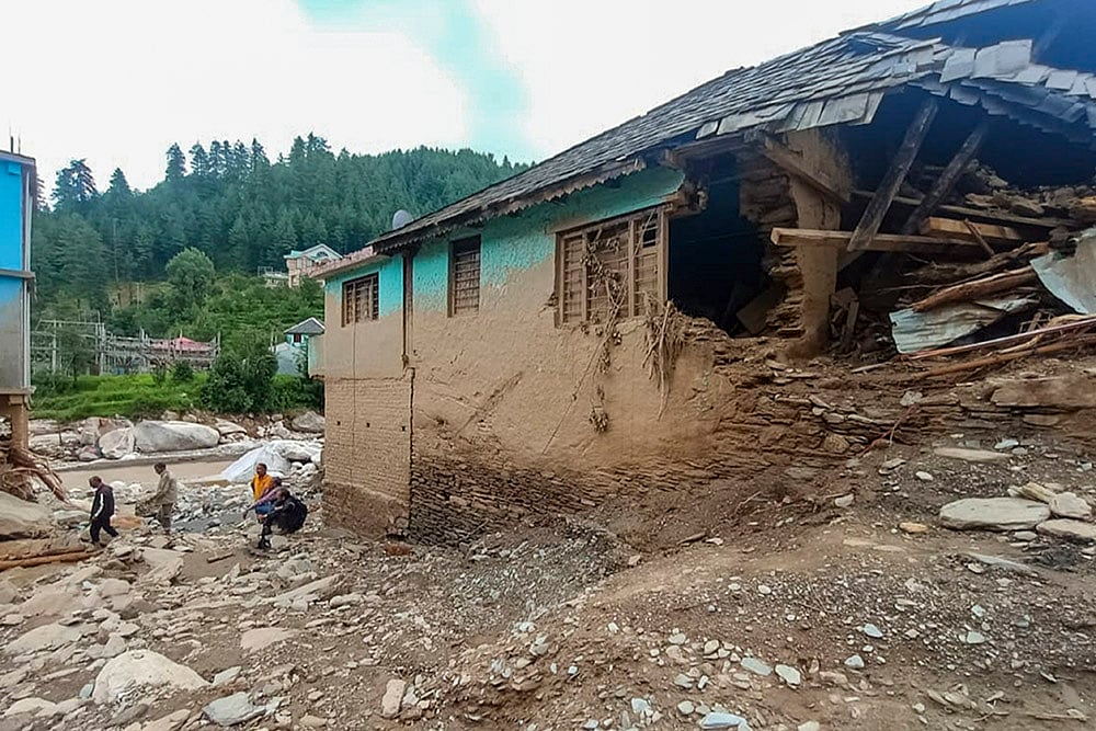 Himachal Pradesh weather; cloudburst and flash flood hit Mandi area of HP_Damaged house