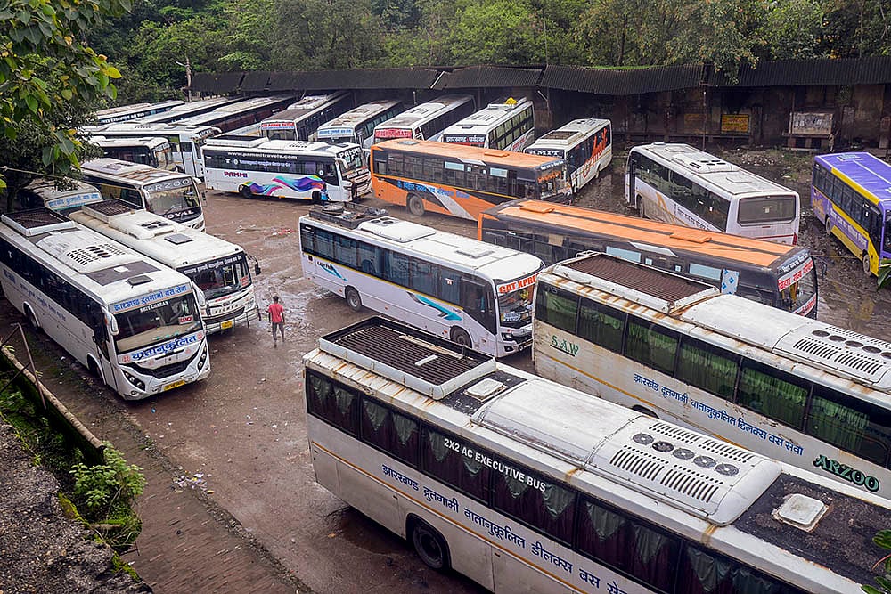 Nationwide trade unions strike latest photos; Bharat Bandh in Ranchi