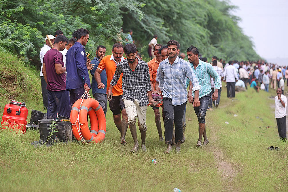 Vadodara Gambhira Bridge Collapse
