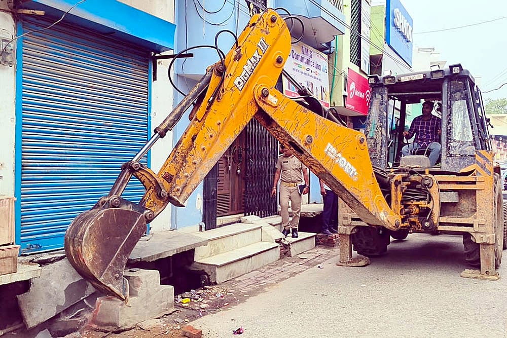 Anti-encroachment drive ahead of Kanwar Yatra in UP