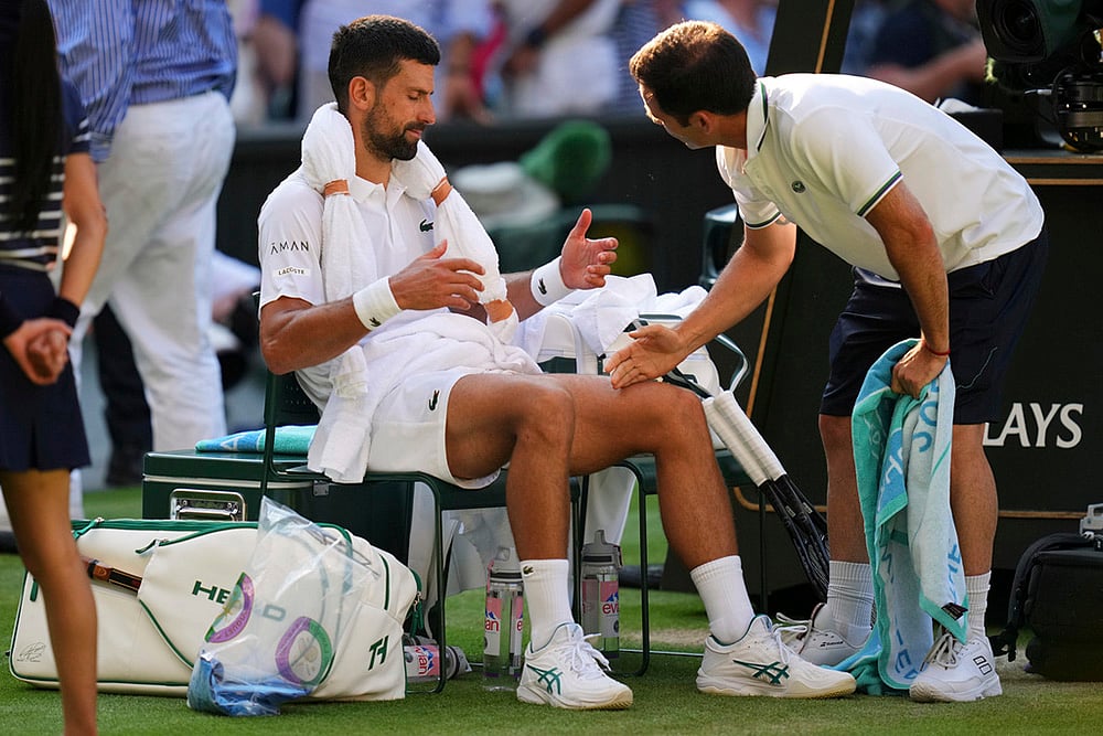 Wimbledon Tennis 2025 mens semifinal match Novak Djorkovic vs Jannik Sinner_9