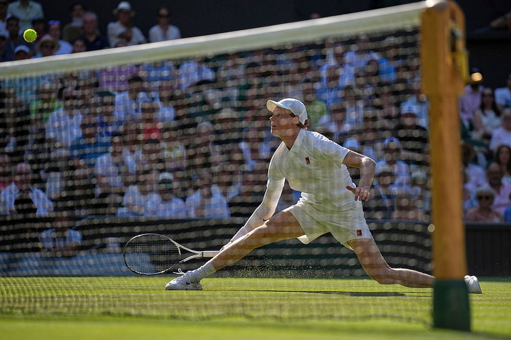 Wimbledon Tennis 2025 mens semifinal match Novak Djorkovic vs Jannik Sinner_7