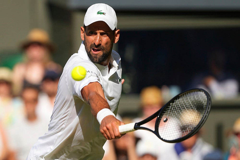 Wimbledon Tennis 2025 mens semifinal match Novak Djorkovic vs Jannik Sinner_6