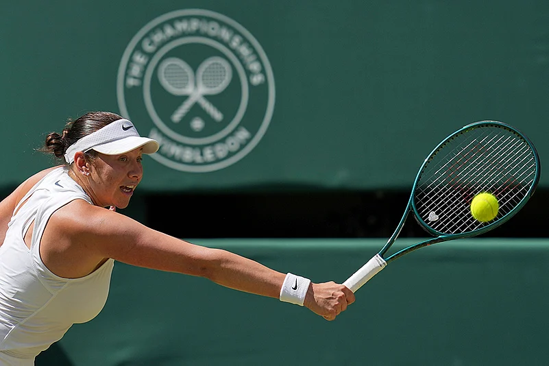 Aryna Sabalenka vs Amanda Anisimova WTA Wimbledon 2025 Semi-Final Photos_5