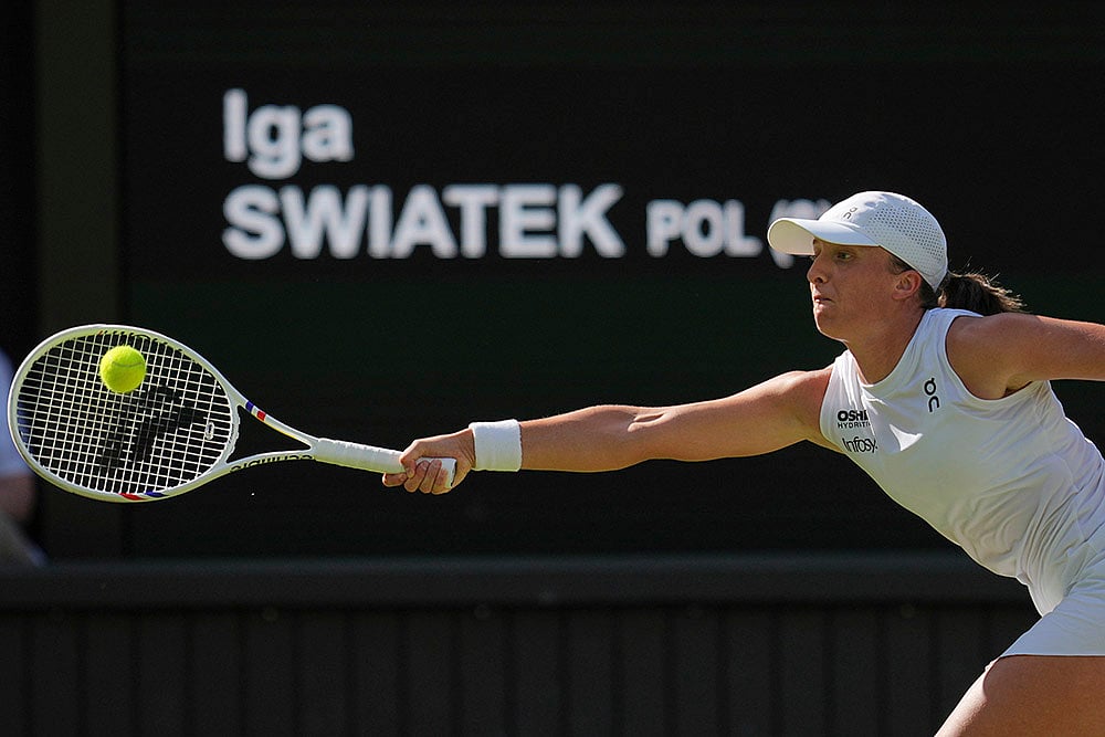 Iga Swiatek Vs Belinda Bencic WTA Wimbledon 2025 Semi-Final Photos_5