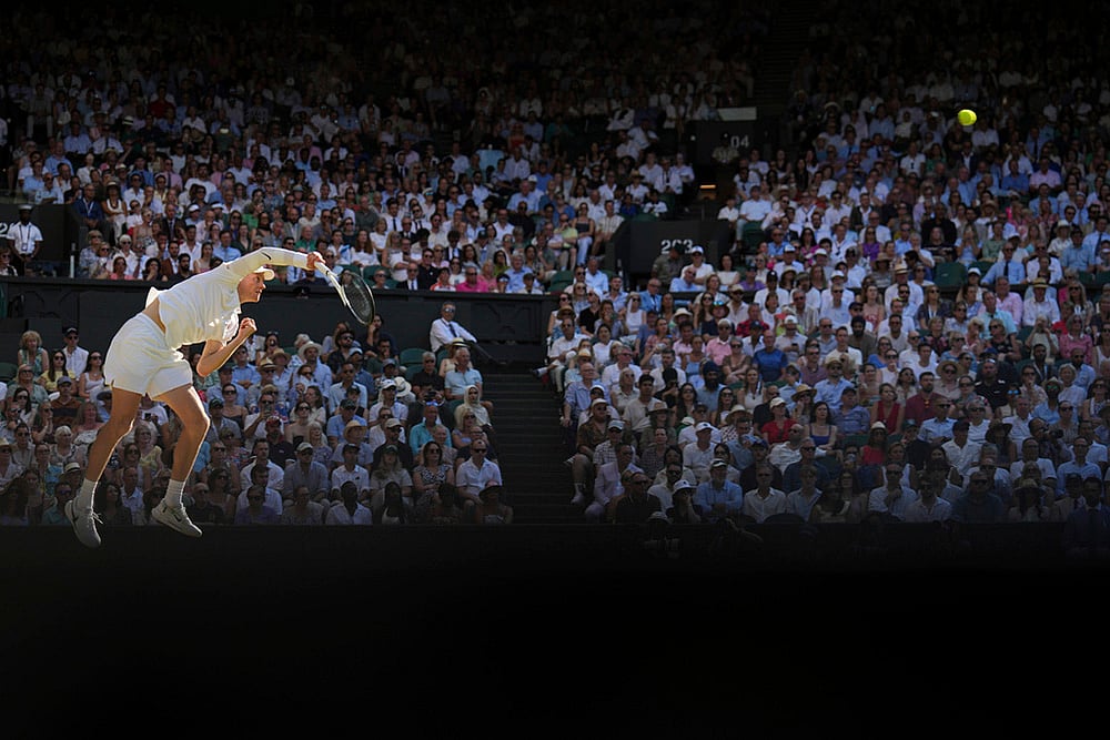 Wimbledon Tennis 2025 mens semifinal match Novak Djorkovic vs Jannik Sinner_10