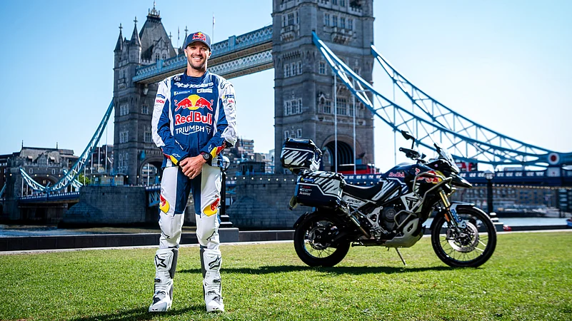Sam-Sunderland-Red-Bull-Photo