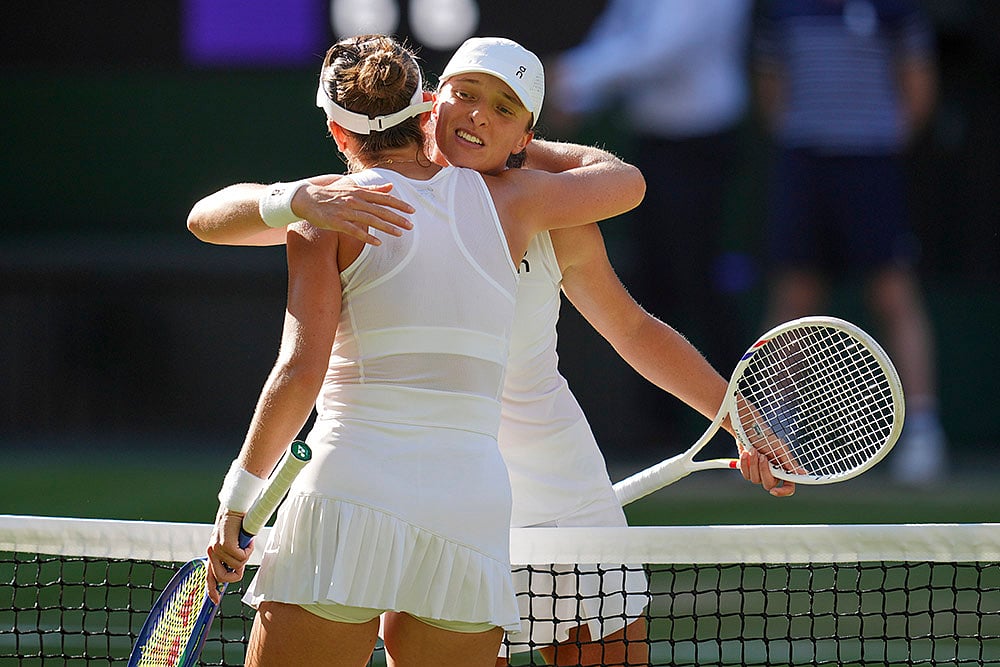 Iga Swiatek Vs Belinda Bencic WTA Wimbledon 2025 Semi-Final Photos_2