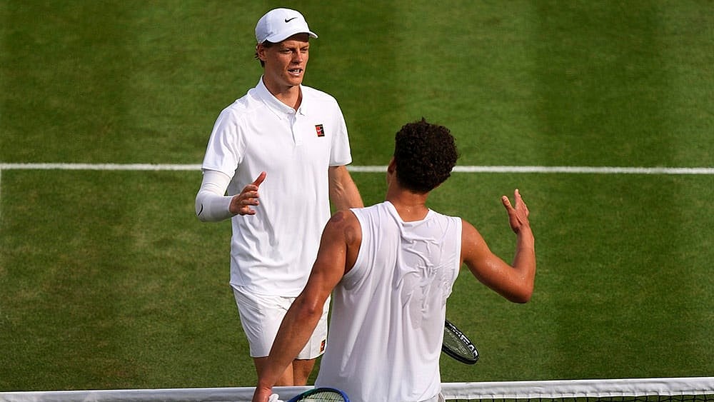 | Photo: AP/Joanna Chan : Wimbledon 2025 Quarter-Final: Jannik Sinner reacts after beatng Ben Shelton.