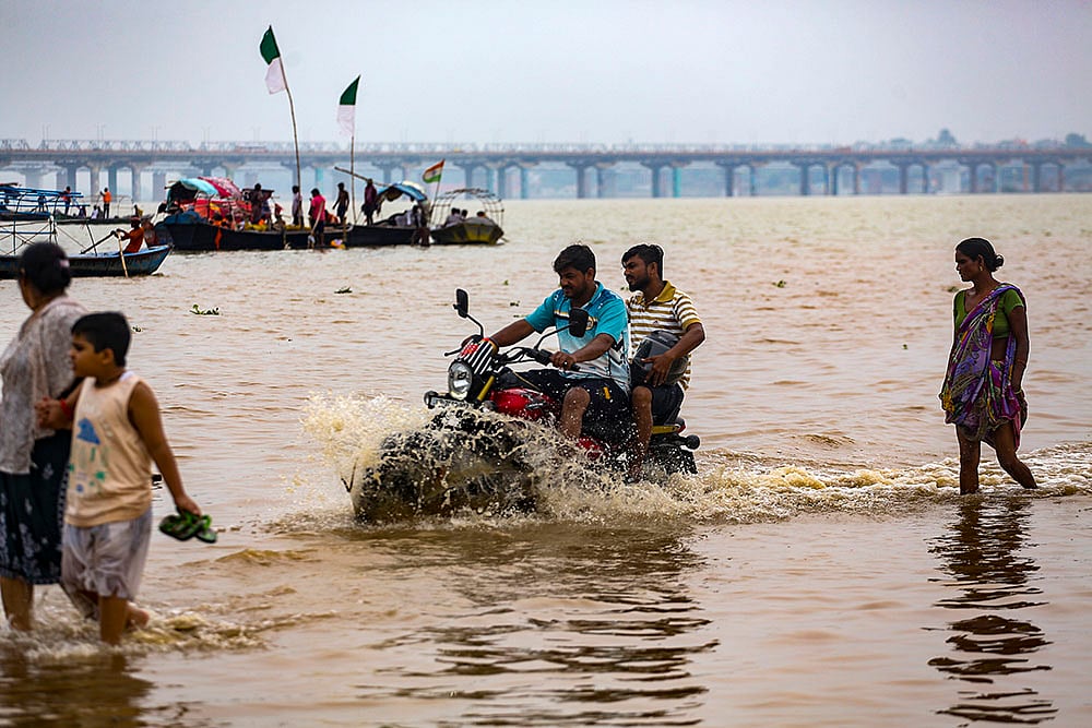 India Monsoon rains, Water levels rise in Ganga and Yamuna