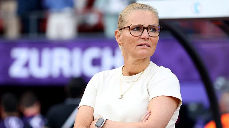 England boss Sarina Wiegman - null