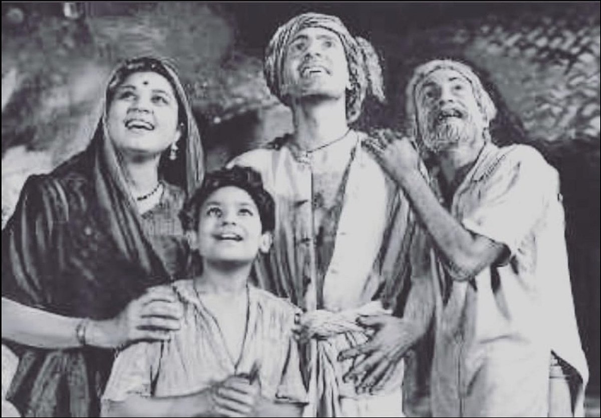 A still from Do Bigha Zamin