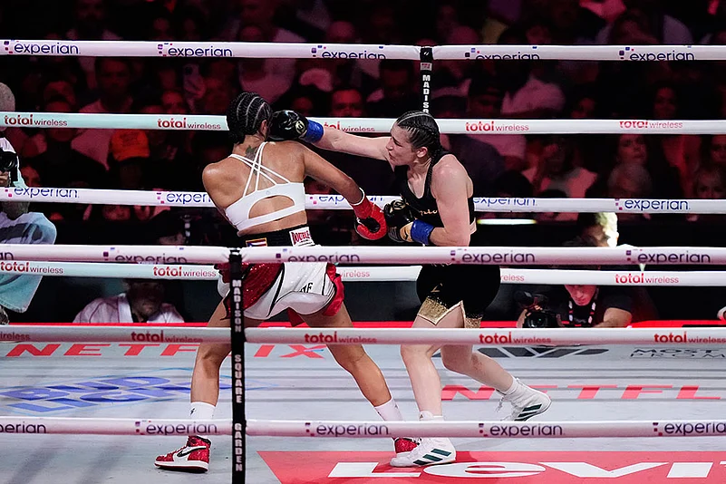 Super Lightweight Championship Boxing Match: Amanda Serrano vs Katie Taylor Boxing