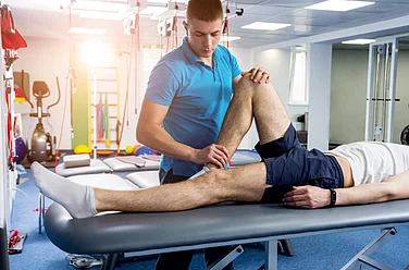 Sports Therapy Tech: How AI & Wearables Are Changing Injury Recovery